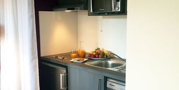 Nemea Appart Hotel Residence Quai Victor Tours Buitenkant foto