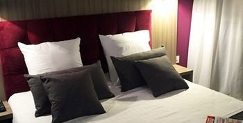 Nemea Appart Hotel Residence Quai Victor Tours Buitenkant foto